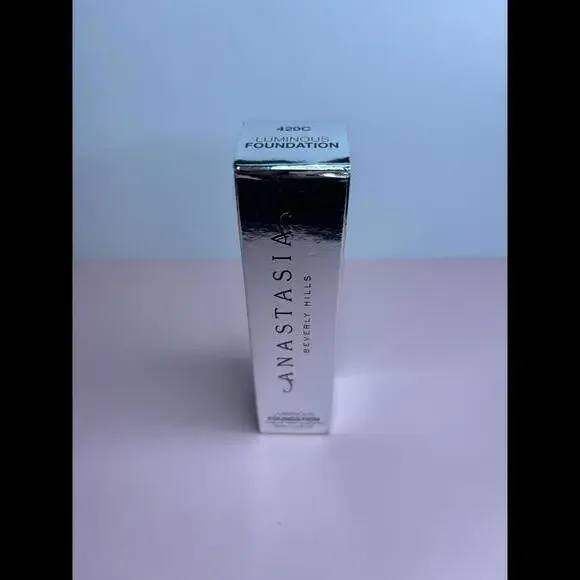 Anastasia Beverly Hills Luminous Foundation - 420C