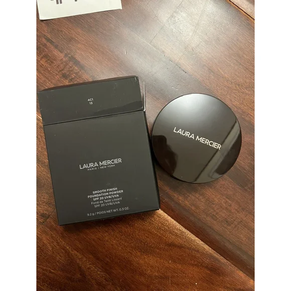LAURA MERCIER Smooth Finish Foundation Powder SPF 20 Shade 4C1 13 Full Sz NIB