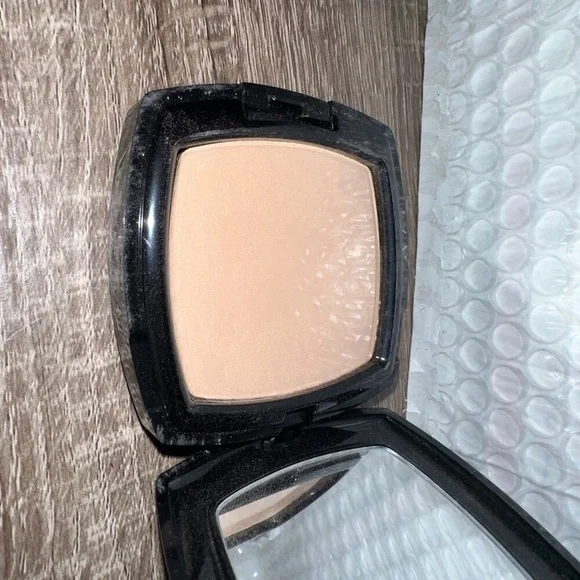 Peter Thomas Roth‎ Un-Wrinkle Pressed Powder foundation