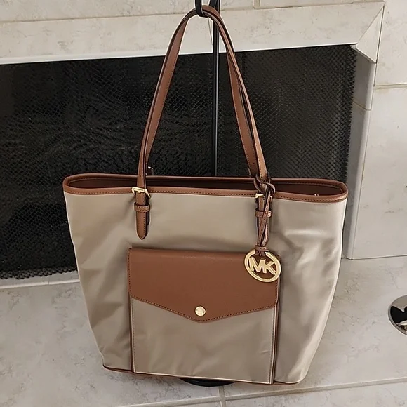 🌟❤️‍🔥 MICHAEL KORS East West TOTE BAG ❤️‍🔥🌟