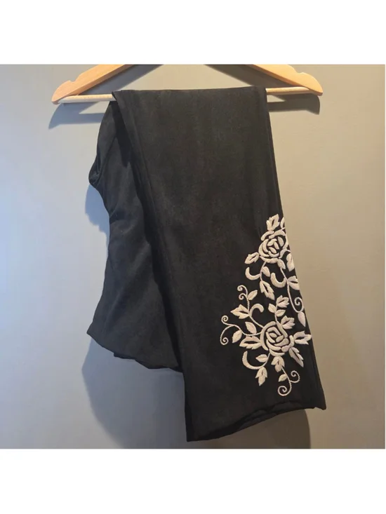 White House Black Market floral embroidered black pants small
