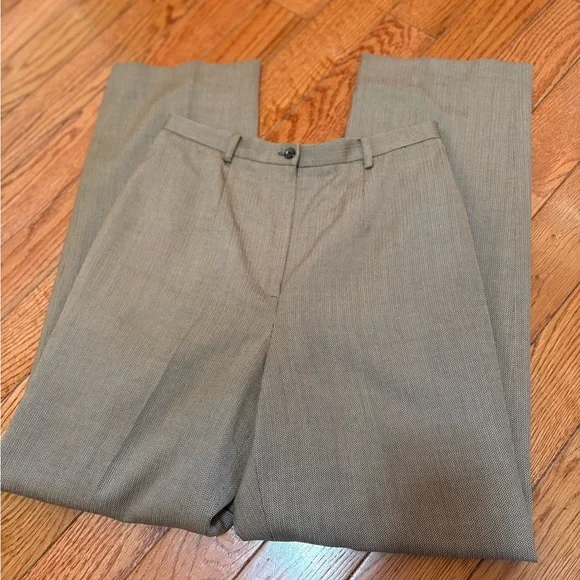 Women's Vintage Carlisle 100% Wool Beige Herringbone Pants. Size 10