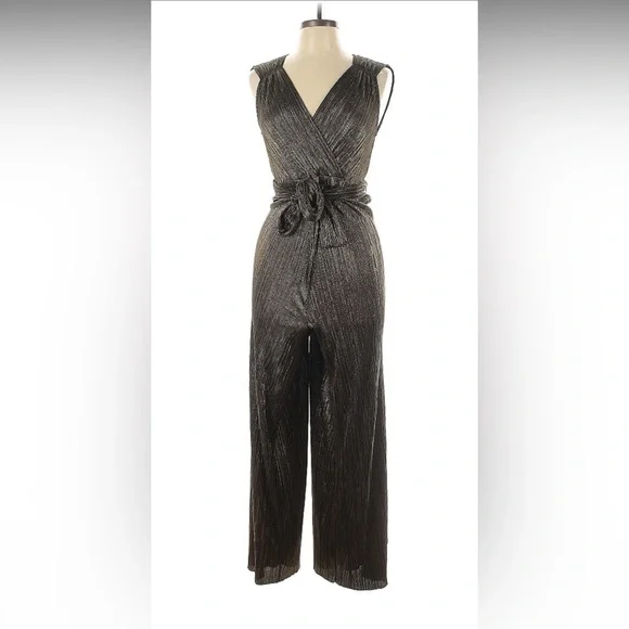 Jumpsuit Vanessa Virginia By Anthropologie Gold Metallic plisse. Wide Leg wrap.