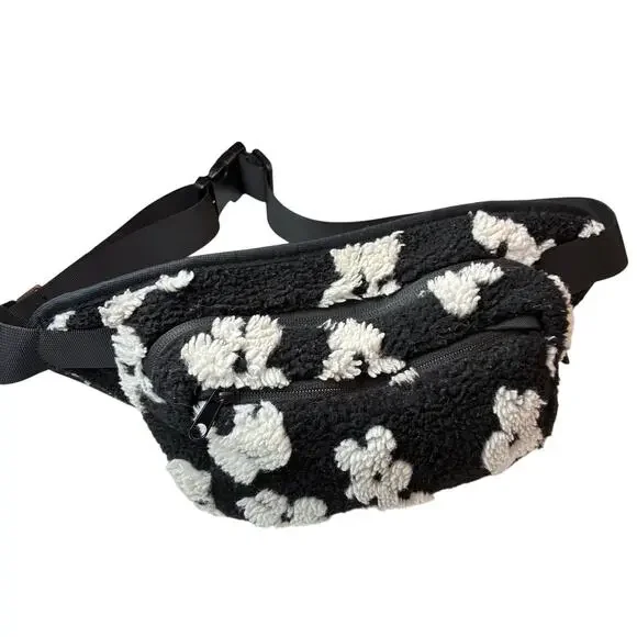 Sherpa Fanny Pack Black White 70s Flower Print Thick Strap 80s 90s Y2K Bag Pouch