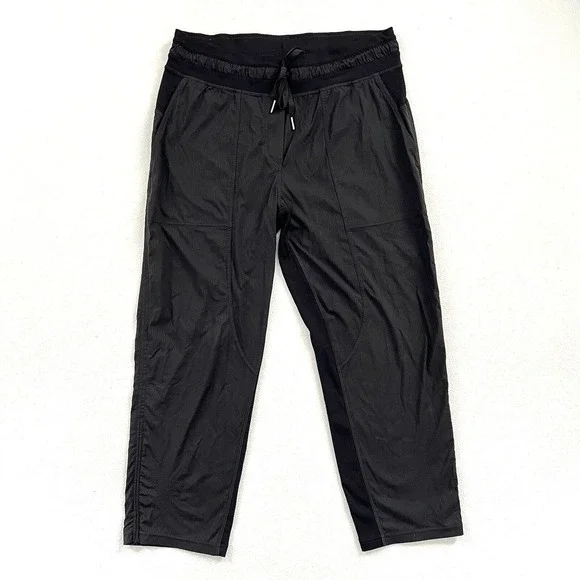 Lululemon Women Solid Black Dance Studio Mid-Rise Crop 25