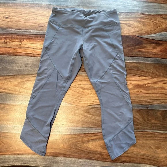 Nice Mesh Side Panel Yoga & Pilates Athletic Leggings Capri Length Pocket M