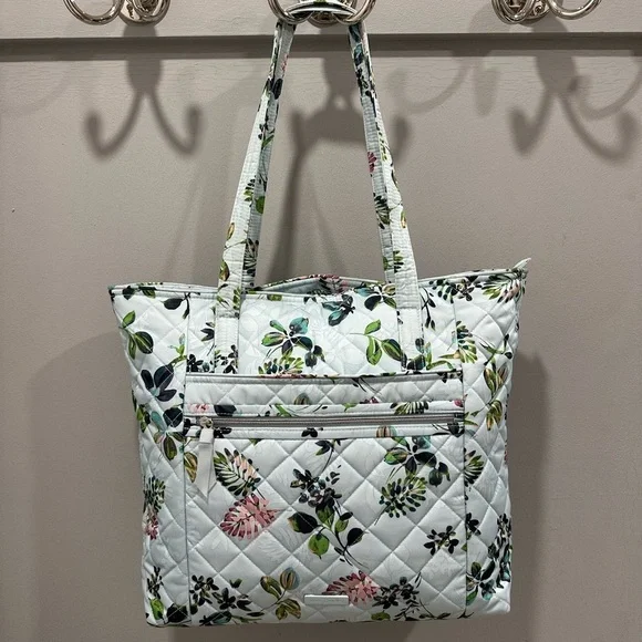 Vera Bradley Seawater Blooms Large Zippered Tote in Performance Twill (NWOT)