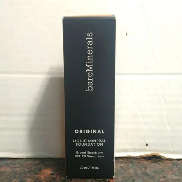 Bare Minerals Liquid Mineral Foundation...New in Box
