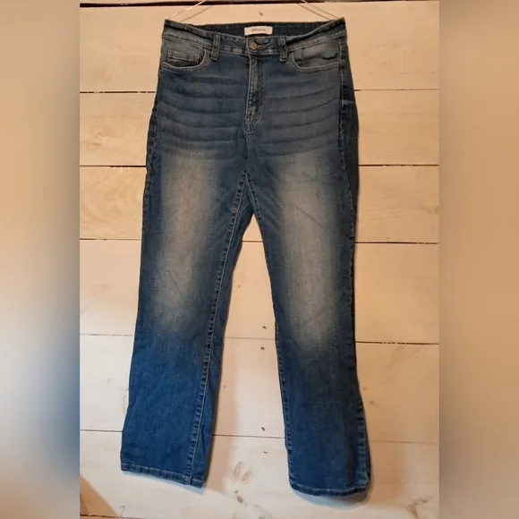 Zenana Jean Woman Size 30 Blue Straight Leg Light Wash Denim Stretch