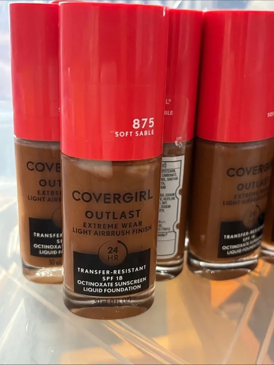 CoverGirl Outlast Extreme Wear Foundation‎ Soft Sable 875 SPF 18 New