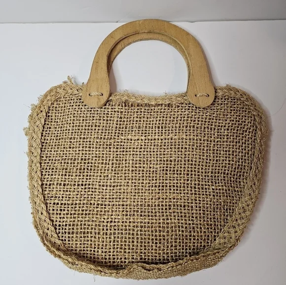 Beautiful Lightweight Jute Tote Bag With Wooden Handles