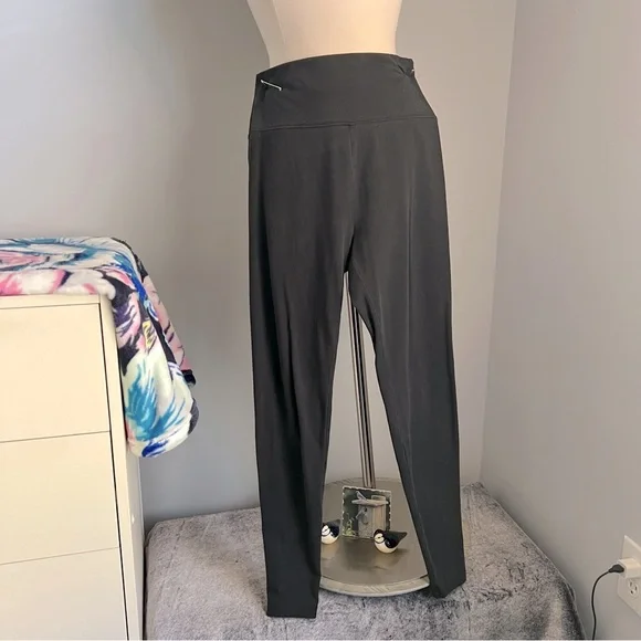 American Eagle Outfitters M Black Hi-Rise Leggings