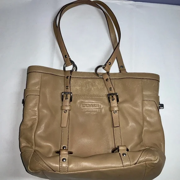 Coach Y2K Leather Lunch Box style Tote Bag Model # K0720-F11524