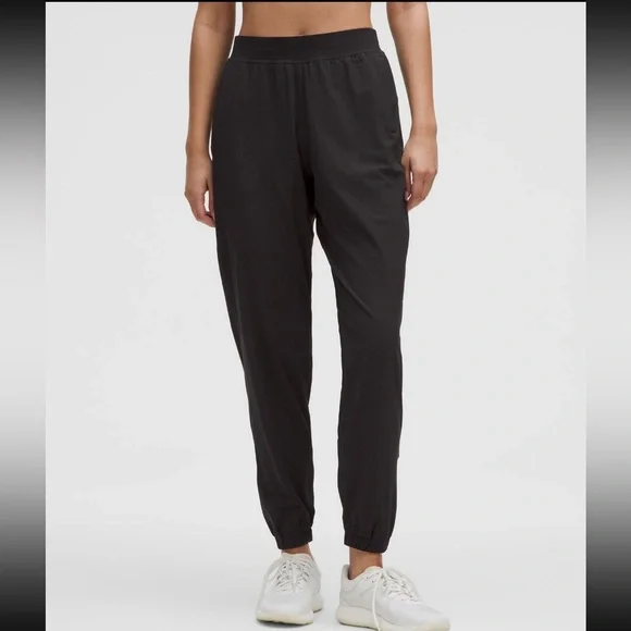 Lululemon | size 6 | adapted state perforated HR jogger