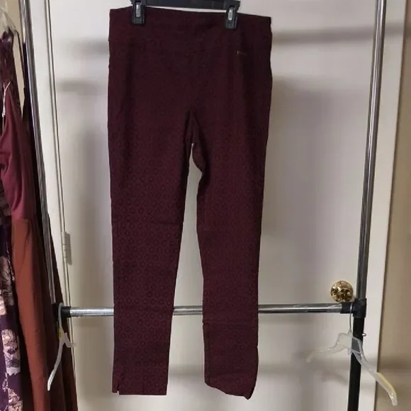 Roz & Ali Burgundy Skinny Pants
