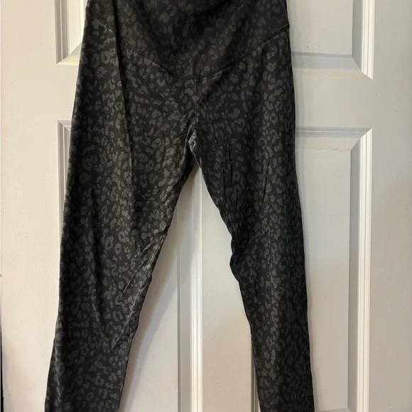 Old Navy Black Leopard Print‎ Leggings