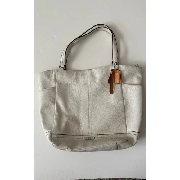 Coach H1380-F23662 Ivory Colored Pebble Leather Tote Bag Front Pocket Zipper