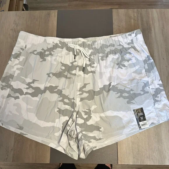 Athletic Works White Camo Shorts XXXL NWT