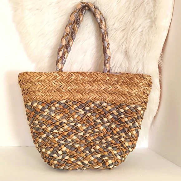 Sun n' Sand Natural Straw/ Lavender Fabric Woven Shoulder Tote Bag