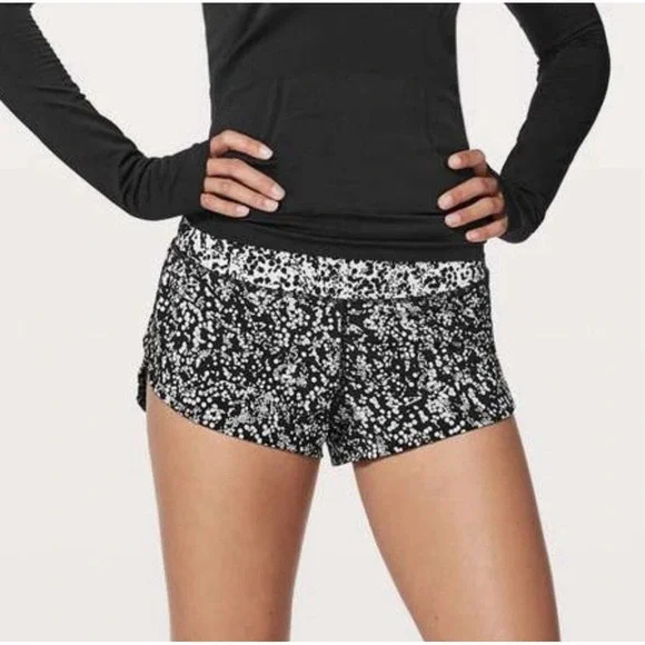 Lululemon Run Times Short II Lined Sz 2 Black White 4