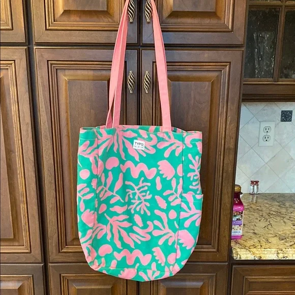 FREE TYPO Tote Bag