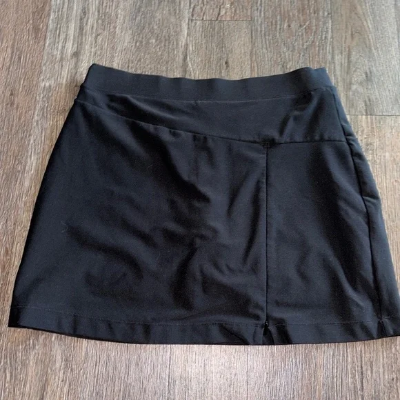 L.L. Bean Black Skort Sz Small