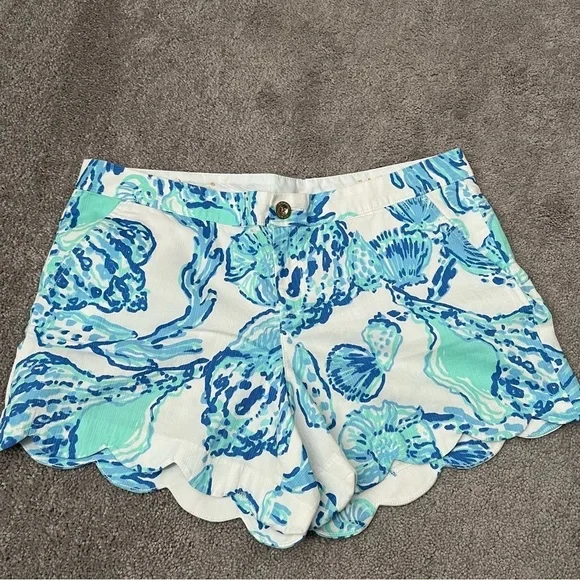 Lilly Pulitzer the buttercup short size 14 shells