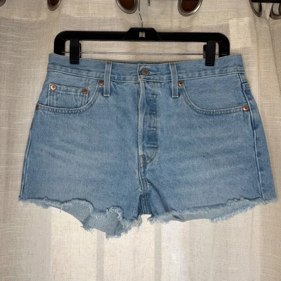 Levi's 501 High Rise Cut Off Denim Shorts Light Wash Blue Raw Fray‎ Women's 28