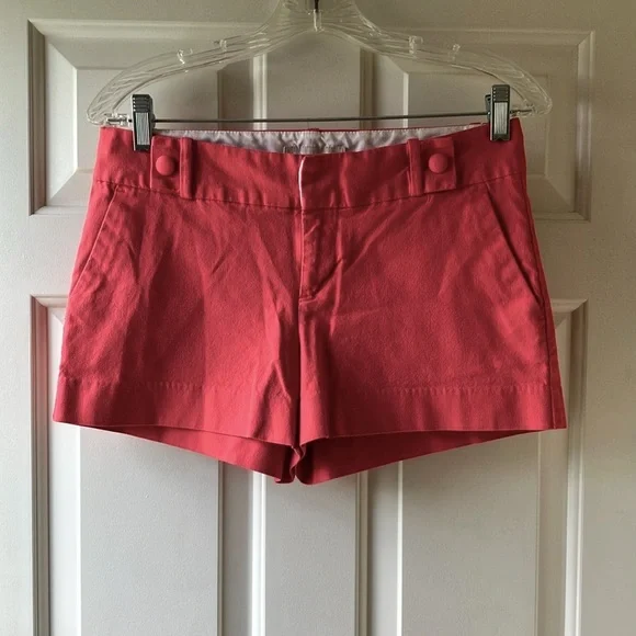 Banana Republic Women’s Cotton Shorts Red Size 4