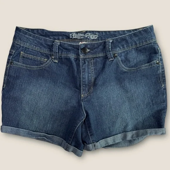 Faded Glory Women's Indigo Cuffed Jean Shorts Size 8 Excellent Condition‎