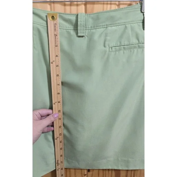 Izod Women's‎ Golf Skort Size 14 Green Excellent Condition