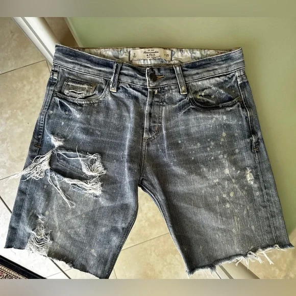 VtG Low Rise distressed Abercrombie & Fitch denim shorts