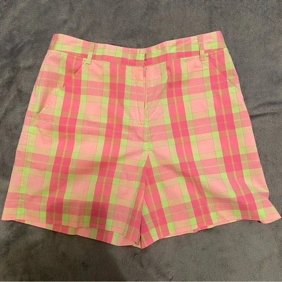 -Lilly Pulitzer vintage plaid pink and green short size 6