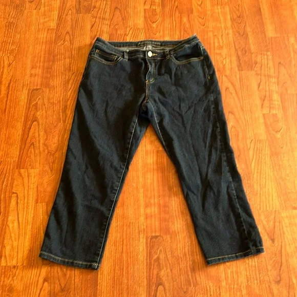 Michael Kors demin capris. Size 8