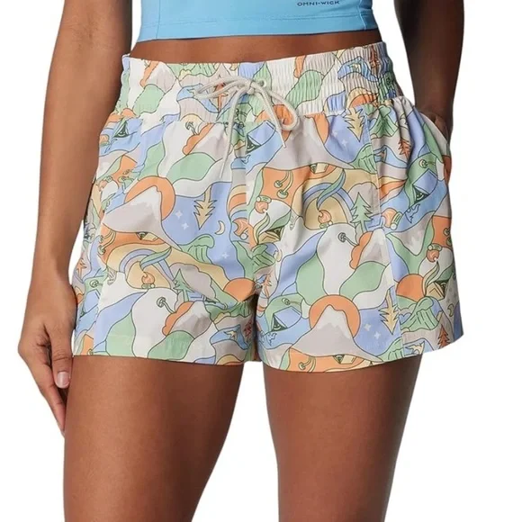 Columbia boundless trek active shorts women’s small NWT