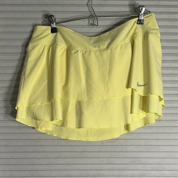 Nike dri-fit yellow tennis skort J-2