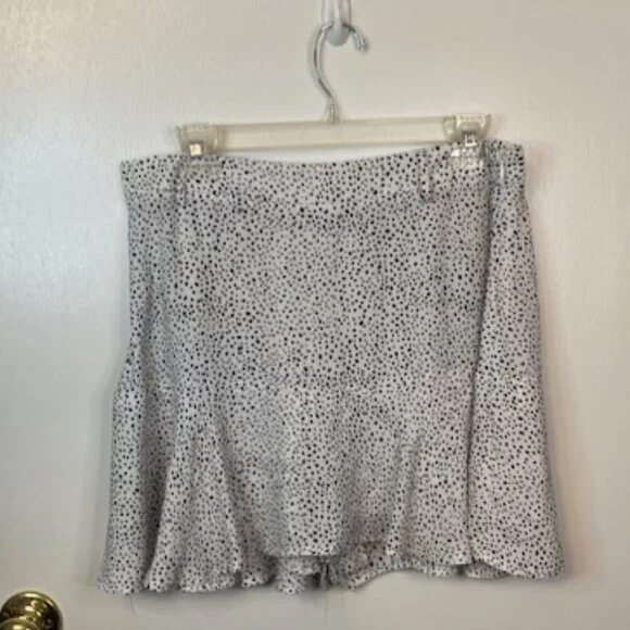 Gee Gee White with black spots skort shorts