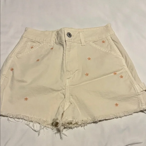 American Eagle Outfitters Cream Highest Rise 90’s Boyfriend Short