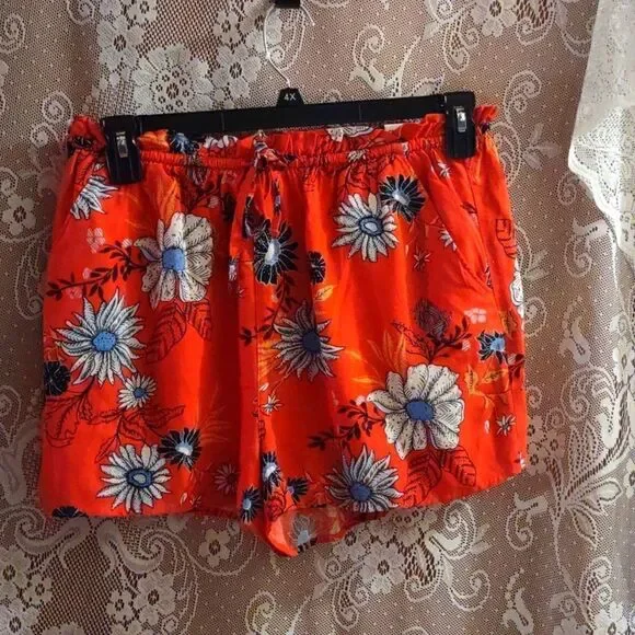 New SO Juniors Size L Red White Blue floral high rise drawstring shorts pockets‎