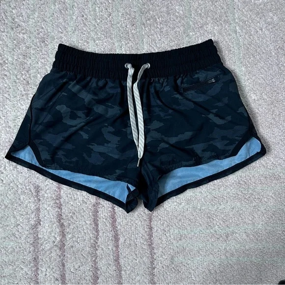 Vuori Clementine Camo Shorts Size XS Running Athletic Shorts Activewear