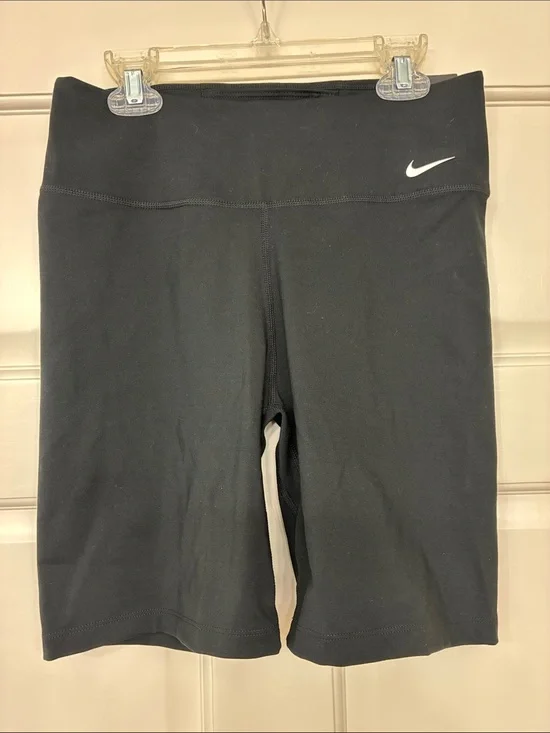 NWT THE NIKE ONE TIGHT FIT BLACK SHORT SIZE MEDIUM RETAIL PRICE $40.00