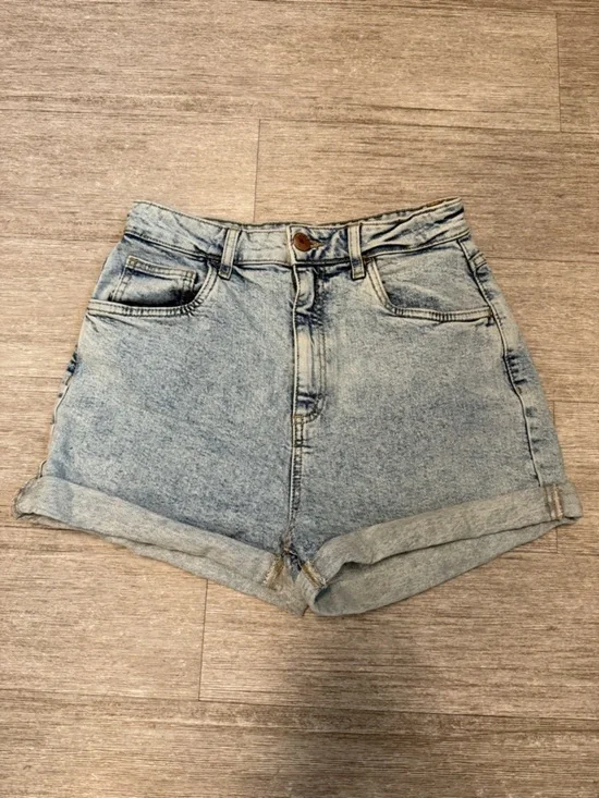 Cotton On High-Rise Light Blue Acid Wash Denim Shorts