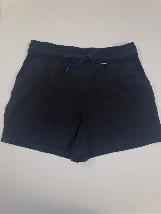 lululemon dance studio shorts | 8 black