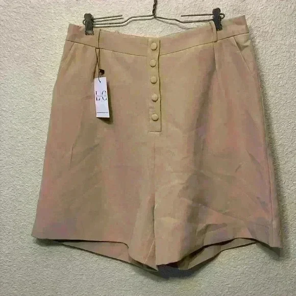 Cream Always Hustling River short sz L dressy modest office career business