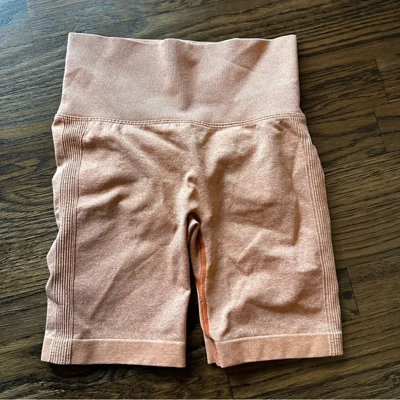 Seamless High-Waisted Orange Active Shorts | yoga | Pilates, running