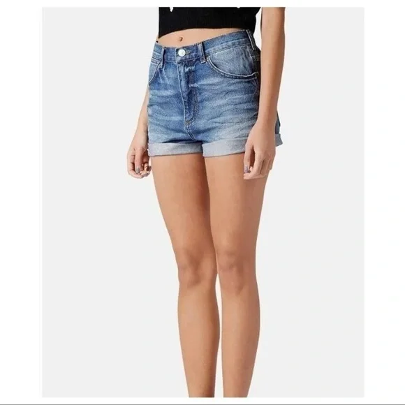 Topshop Moto Rosa Denim highrise distressed shorts Size 4