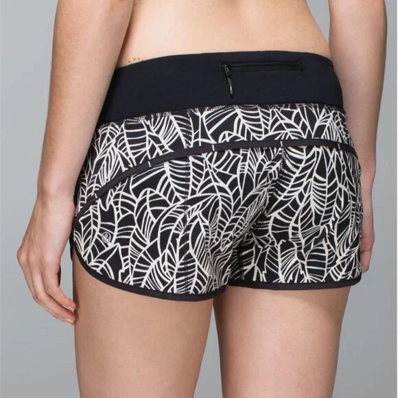 Lululemon Run Speed Short *2-way Stretch Pretty Palm Black Angel Wing/Black 6