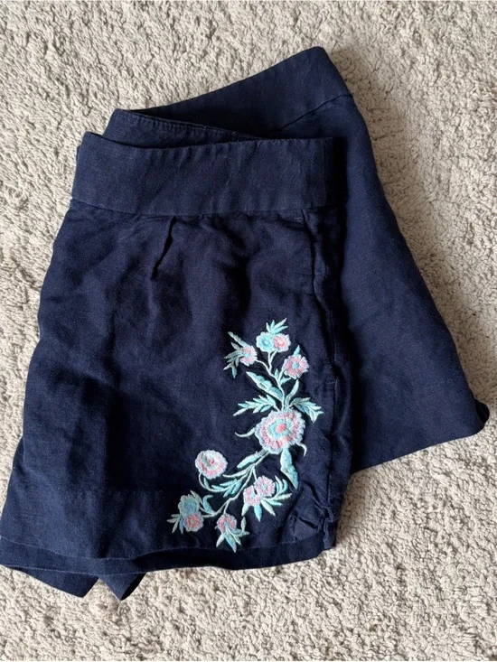 Women’s Linen Shorts Size 6 Navy Blue Embroidered Flower Chino Ann Loft Casual