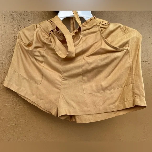Dress shorts, yellow size 8 . PRIMARK CARES