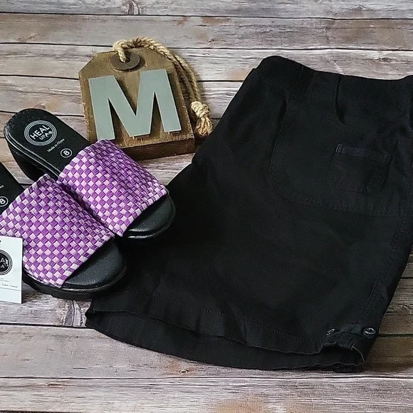 Briggs black lightweight shorts with double button waist and 7.5